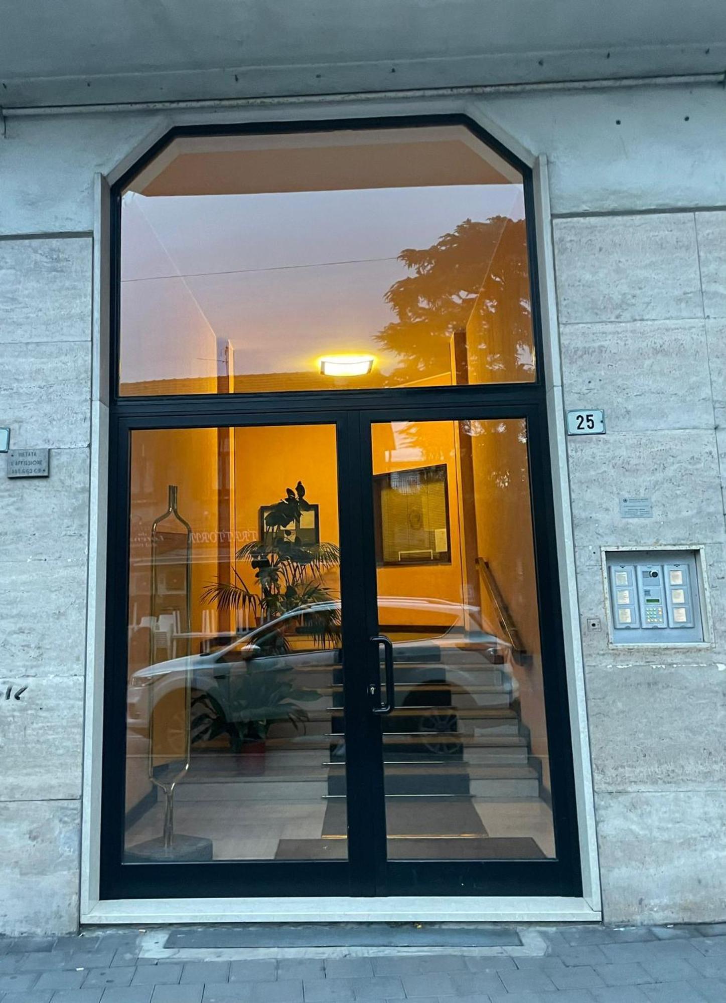 Mycosmostudio Pero Buitenkant foto